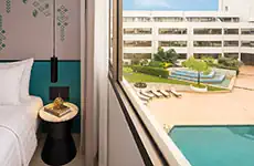 Premier Zimmer mit Pool Blick