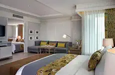 Familiensuite mit Blick auf die Hügel